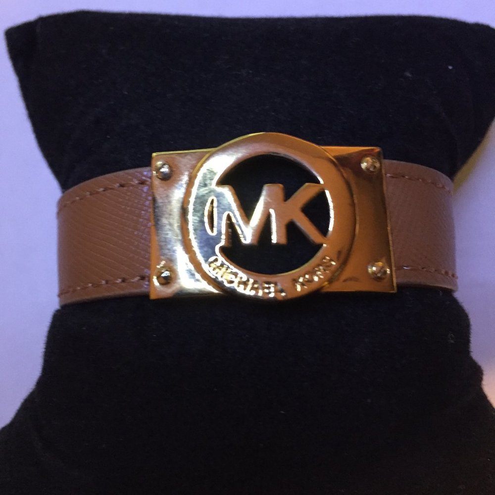 MICHAEL KORS FULTON  BROWN SAFFIANO BRACELET